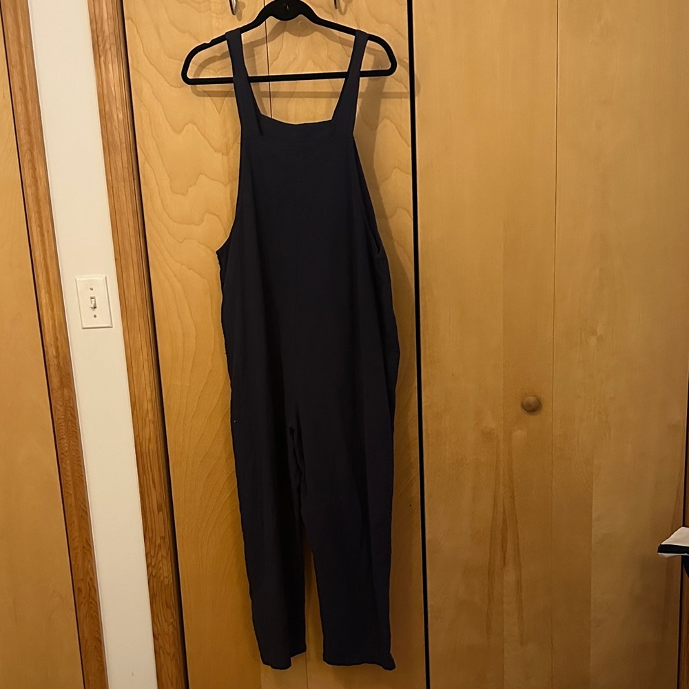 SHEIN Classic Navy Sleeveless Jumpsuit